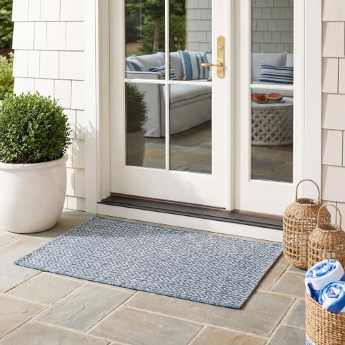SAFAVIEH Outdoor Accent Rug 2'x3'7 - Courtyard Collection - Coastal Design, Navy & Grey, Durable & Easy Cleaning, Ideal for Patio, Entryway, Mudroom, Backyard (CY8022-36821)