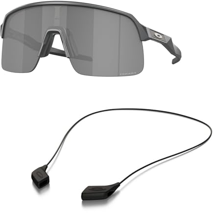 Oakley Paquete de gafas de sol: OO 9463 SUTRO LITE 946325 Hi Res Matte Carbon Accessory Kit de correa negra brillante, Carbono mate de alta resolución, 39/139/138