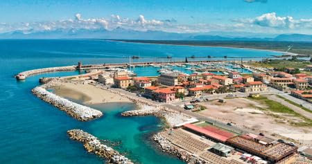 Acryl-Bild 80 x 40 cm: Panorama-Luftaufnahme von Marina di Pisa, Italien. (122665170)