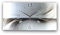 Kreative Feder „Abstrakt Silber“ - Designer-Wanduhr aus gebürstetem Aluminium in Zwei Größen mit leisem Uhrwerk (Abstrakt Silber, Funkuhr 50x25cm)
