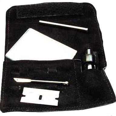 Near Dark Schnupf Set Schnupftabak Leder Etui mit Dosierer und Klinge