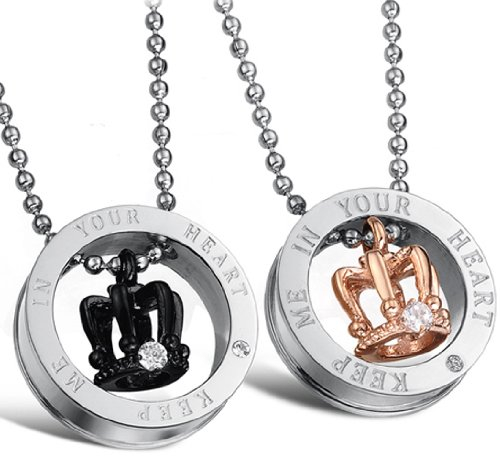 JewelryWe Schmuck 2 Freundschaftsketten Edelstahl Keep Me in Your Heart Gravur Krone Ring Partner Anhänger mit Halsketten Pärchen Paar Ketten für Damen Herren