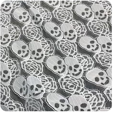 BrightGlow Spitzenstoff mit Totenkopf-Motiv 150 cm breit Totenkopf-Rosenmuster Netzstoff Meterware Durchscheinender Spitzen-Stoff Nicht Dehnbare Spitze für Halloween DIY Deko Party Weiß 1 Yard