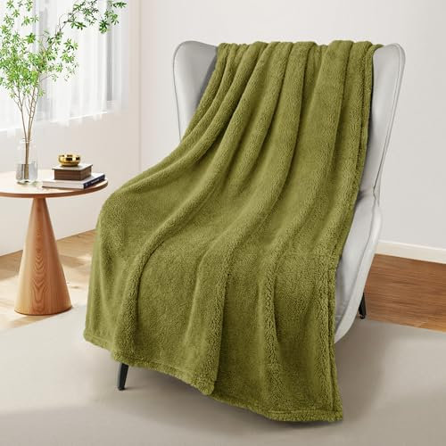 Exclusivo Mezcla Soft Fleece Throw Blanket for Sofa, Super Soft Velvet Plush Blanket for Bed, Fuzzy Cozy and Warm for All Seasons, 127x152 CM, Olive Green