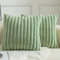 Mandioo 2er Set Kissenbezug gestreiftes Künstlich Pelz Superweich Kissen Flauschig Modern Kissenhülle Deko Sofa Wohnzimmer Schlafzimmer Kissenbezüge 65 x 65 cm Salbeigrün