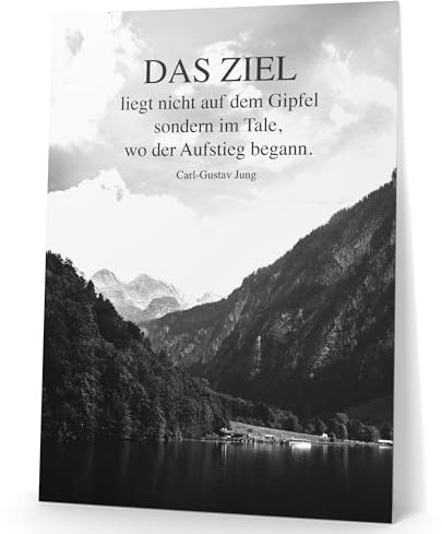 Papierschmiede® Bilder Home XXL Kunstdruck B2 (50x70 cm) Spruch Poster Zuhause Schrift Bild Wanddeko in schwarz weiß, Sprüche für Wohnzimmer Büro Küche, Berg