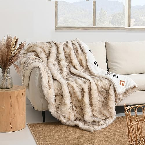 HORIMOTE HOME Luxury Faux Fur Throw Blanket In Western Aztec Style, Soft Warm Fluffy Boho Decor Fur Blankets for Couch and Bed,Sofa,Cream,150 x 200cm