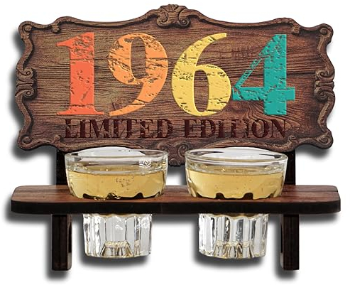 DARO Design - Schnapsbank Jahreszahl Geschenk zum 61. Geburtstag, Limited Edition Jahrgang 1964, Geburtstagsgeschenk Deko Vintage Retro Look lustige Geldgeschenke mit 2 Schnapsgläser, Geburtstagsdeko