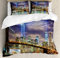 ABAKUHAUS New York Bettbezugs Set Für Doppelbetten, Manhattan Skyline USA, Milbensicher Allergiker geeignet mit Kissenbezügen, 200 x 200 cm, Grün Lila