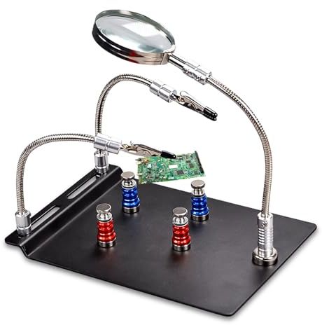 Dritte Hand Löten, Modellbau Zubehör Magnetische helfende Hande mit Lupe & 4 Magnetpfosten, Löt-Leiterplattenhalter-Werkzeug, Grundplatte aus Metall, helfende Arms Helping Hands Hobby-Werkstatt