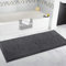 ITSOFT Badvorleger aus Chenille, rutschfest, weich, Mikrofaser, Badvorleger mit Wasseraufnahme, maschinenwaschbar, 53 x 120 cm, Anthrazit