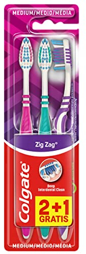 Colgate ZigZag Cepillo de Dientes Dureza Media, Pack 3 Uds, Limpieza Interdental Profunda, Limpiador de Lengua, Elimina Bacterias Causantes del Mal Aliento, Confort y Suavidad de las Encías