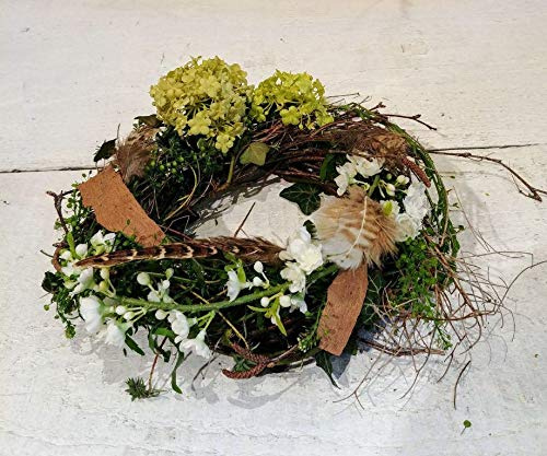 Unbekannt | Deko Nest Hasennest Dekokranz für Frühling und Ostern | D 20 cm | Grün Braun Weiß | Handarbeit aus Naturzweigen, Frühlingsseidenblumen, Rinde und Feder | Frühlingsdeko Osterdeko