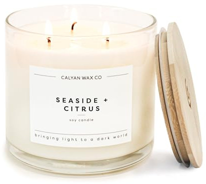 Calyan Wax Duftkerze, Seaside & Citrus, 3 Dochte Kerze für Zuhause, Duft mit Zitrone und Zedernholz, 422 ml Sojawachskerzen mit 43 Stunden Brenndauer, ungiftige, große Kerzen im Glas