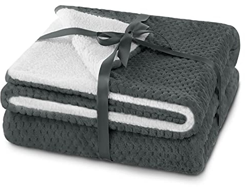 AmeliaHome Kuscheldecke 70x150 cm zarte Steppung Sherpa Lammfelloptik Wohndecke Shleepy Anthrazit
