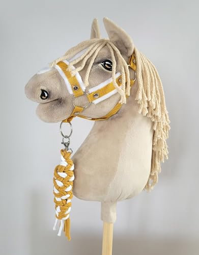 Hobby Horse Set Halfter A3 mit weißem Fell + Kordel - weiß und senf, kein Pferd im Lieferumfang enthalten.