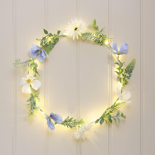 Lights4fun Beleuchteter Kranz mit blauen und weißen Kunstblüten | mit warmweißen LEDs | Batteriebetrieb & Timer | Dekoration Frühling & Sommer für Innen & Außen| Kranz Ø 30 cm