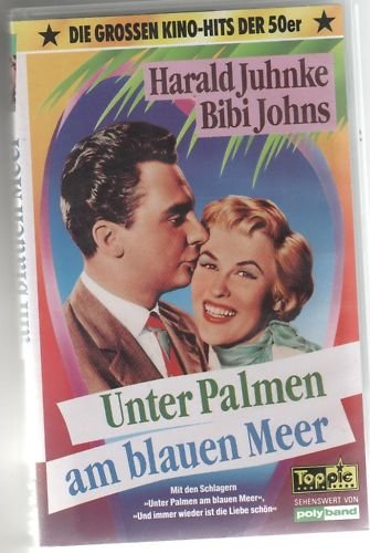 Unter Palmen am blauen Meer