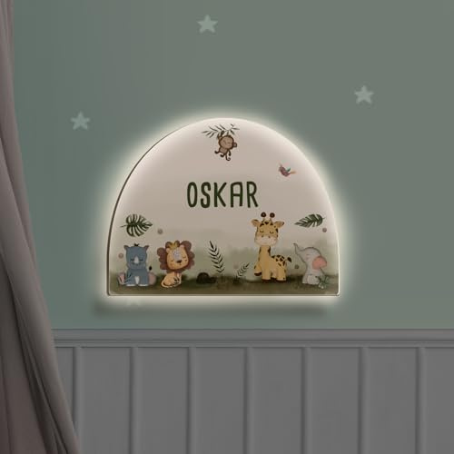 hellomini Personalisierbares LED-Nachtlicht mit Name für Kinder & Babys | Holz-Wandlampe | Schlummerlicht mit Motivwahl – Geschenk zur Geburt & Taufe (Safari Aquarell)