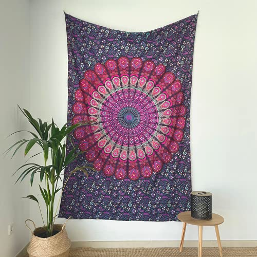 MOMOMUS Wandteppich Mandala - Mehrzweck, Bunt, 100% Baumwolle - Ideal als Wandteppich Aesthetic, Wandtuch Boho, Indischer Wandbehang aus Stoff oder Wall Tapestry - Lila, 135x210 cm