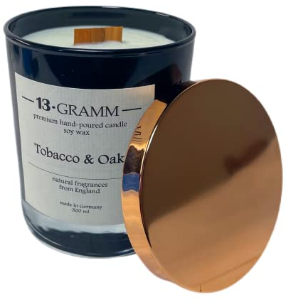 Duftkerze Glas mit Deckel Holzdocht | Aromatherapie Duft Interior | Nachhaltig Deko Geschenk Aroma Kerze vegan Sojawachs | Handmade, Germany | Brenndauer bis zu 60 St – 300 Gr (Tobacco & Oak)