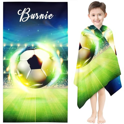 Qiqumax Personalisiert Fußball Badetuch mit Namen Kinder 70 x 140 cm | Saugstarke weiche Mikrofaser, individuell mit Namen bedruckbar, ideal für Kinder, Strand und Bad