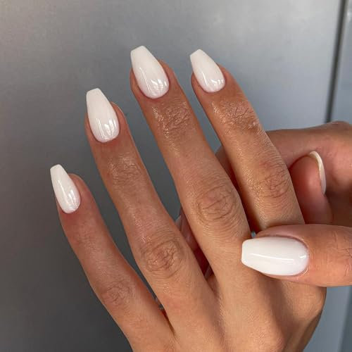 KQueenest Weiß Press On Nails Mandel Kurz Ballerina, Jelly-Gel Sarg Nägel zum Aufkleben Kurz, Glänzende Fake Nails Fingernägel zum aufkleben, Einfach Acryl Nägel für Frauen Maniküre, 24 Stück