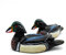CVHOMEDECO. Primitives - Figuras rústicas con grabado a mano y madera pintada con diseño de patos salvajes (2 unidades)