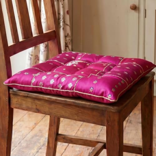 Orientalisches Brokat Steppkissen, Stuhlkissen 40x40 cm, Viskose, pink | Patchwork-Design, ideal als Stuhlkissen, Reinigung empfohlen, aus Rajasthan, mit Schnüren zur Befestigung