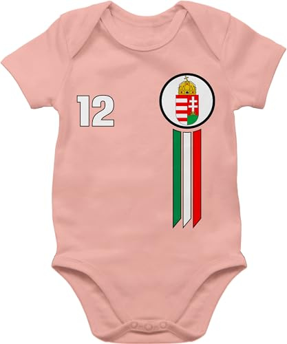 Shirtracer - Baby Body Kurzarm - 2026 Fussball WM Fanartikel - 12. Mann Ungarn Emblem