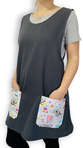 Bata Anti Arrugas color gris con bolsillos koalas, cole, maestra infantil (2XL)