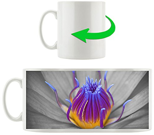 Stil.Zeit Möbel GmbH schöne exotische Lila Blüte schwarz/weiß, Motivtasse aus weißem Keramik 300ml, Tolle Geschenkidee zu jedem Anlass. Ihr Neuer Lieblingsbecher für Kaffe, Tee und Heißgetränke.