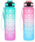 2 Stück Trinkflasche 1L, BPA-Frei Tritan Wasserflasche mit Strohhalm, Sport water bottle mit Zeitmarkierung für Fitness, Schule, Yoga, Outdoor (2 Stück Hellgrün-Hellrosa, Rosa-Hellblau)