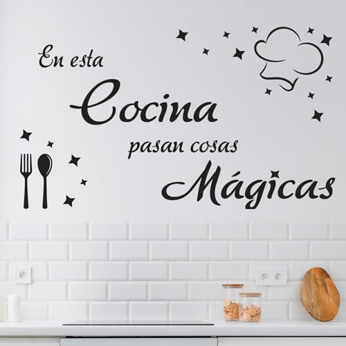 Vinilo Decorativo Pared En Esta Cocina Pasan Cosas Mágicas Vinilo Adhesivo De Corte Cristales Muebles Cocina Salón Dormitorio Comedor Pegatina Ventana Vinilo Habitación Espejo Frases (20x30, NEGRO)