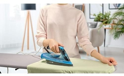 Braun FI3194BK Fer vapeur Série 3, semelle en céramique, fonction spray et vapeur verticale, couleur noire