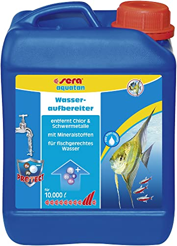 sera aquatan 2,5l | Wasseraufbereiter Aquarium entfernt sofort Chlor & Schwermetalle | Mit Mineralstoffen für fischgerechtes Wasser | pH-Neutrale & Hautschutzkolloide | Für 10.000 Liter Aquarienwasser
