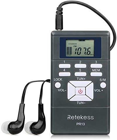 Retekess PR13 FM Radio Tascabile, Ricevitore FM Portatile,Radio Orologio Digitale con Auricolare Stereo, Utilizzo di 2 Batterie AAA, Clip Posteriore, per Riunioni, Guide Turistiche,Regalo