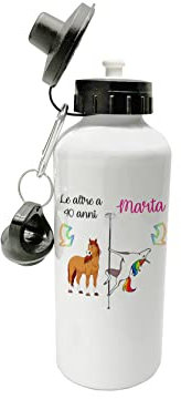 Puzzletee Borraccia Personalizzata Donna 20-30-40-50-60 Anni – “Le Altre 40enni, [NOME] È Diversa” – Regalo Compleanno Originale – Idea Personalizzata per Amica, Mamma, Collega