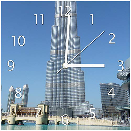 Wallario Design-Wanduhr Wolkenkratzer in Dubai aus Glas, Motiv-Uhr Größe 30 x 30 cm, weiße Zeiger