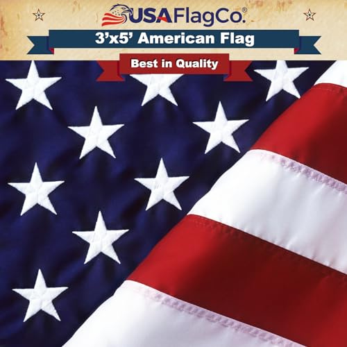 Drapeau américain de USA Flag Co. 100% fabriqué aux États-Unis : les meilleures étoiles brodées et rayures cousues de 0,9 x 1,5 m, fabriqué aux États-Unis (0,9 x 1,5 m)