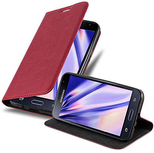 Cadorabo Hülle kompatibel mit Samsung Galaxy J3 2016 aus Premium Kunst Leder Flip Klappbare Stoßfeste Magnetische [Standfunktion] [Kartenfächern] Cover Hülle für Galaxy J3 2016 Tasche in Rot