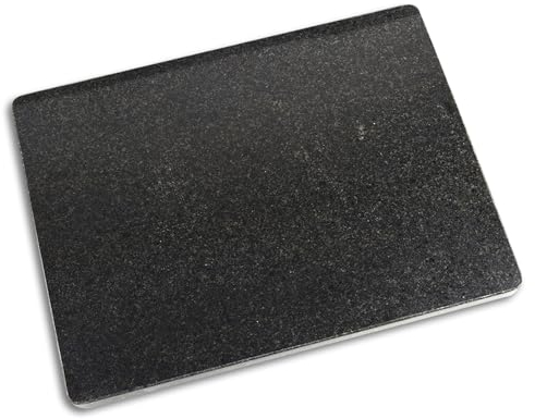 Soulscrafts Schneidebrett aus natürlichem schwarzem Granit für Küche, Gebäckborad aus schwarzem Stein, 40,6 x 30,5 x 1,3 cm, mit rutschfesten Füßen, zum Servieren, Backen und Härten von Schokolade.