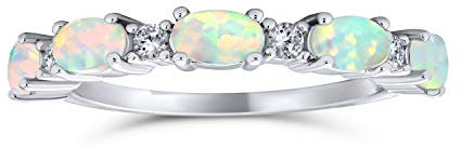 Bling Jewelry Dünne CZ Akzent Stapelbar 1/2 Ewigkeit Oval Weiß Erstellt Opal Bandring Für Frauen .925 Sterlingsilber 1MM Band Oktober Geburtsstein