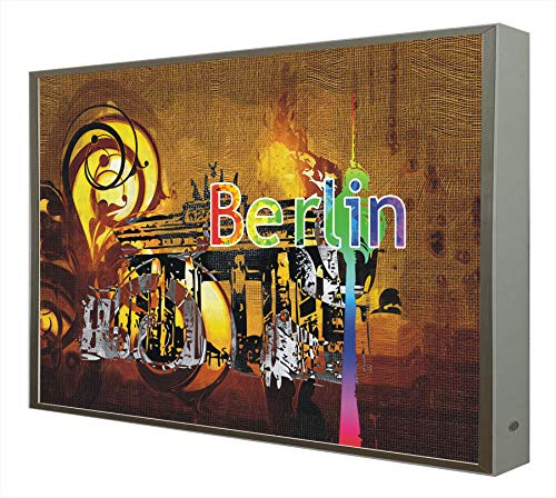 Bild mit Holzrahmen weiß lackiert mit LED-Berlin-Licht.