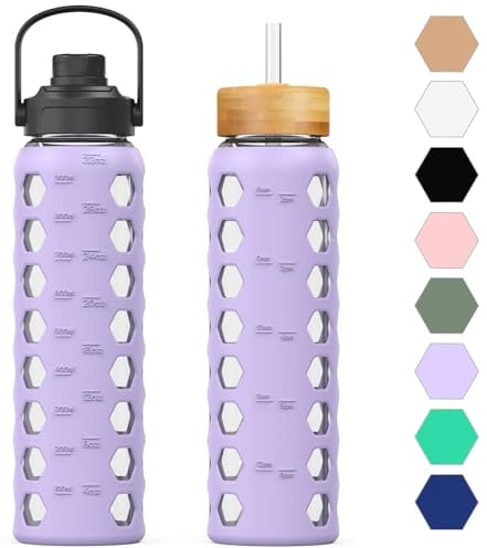 HYDRAGLAZIC gourde en verre 950ML Bouteille d'eau en verre avec 2 couvercles - Couvercle rabattable et couvercle en bambou avec pailles avec mesure gourde graduée anti-fuite, Violet