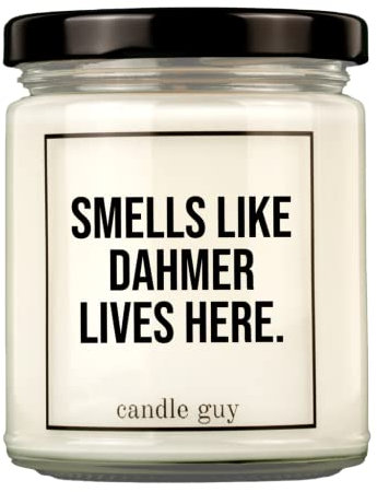 candle guy Duftkerze | Smells like Dahmer lives here. | Handgemacht aus 100% Sojawachs | 70 Stunden Brenndauer