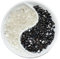 KRIO 1x Yin Yang Schale mit Bergkristall und Hämatit gefüllt, kleine Ladestation, Räucherschale, Räucherstäbchenhalter in 3 Größen (Größe S: Prozellan Ø 9 cm)