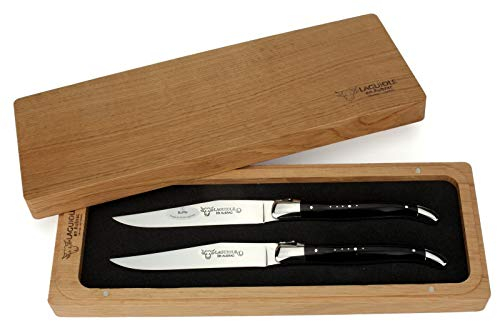 Laguiole en Aubrac - Zwei französische Laguiole Steakmesser - Griff poliertes Büffelhorn - Edle Tafelmesser