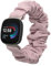 kwmobile Correa coletero compatible con Fitbit Versa 4 / Sense 2 / Versa 3 / Sense - Scrunchy para reloj inteligente - lila