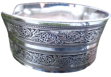 ⊹⊱✿ BREITER BOHO ETHNO TRIBAL ARMREIF MIT SCHÖNEN VERZIERUNGEN UND RUNDEN ENDEN ✿⊰⊹ in silberfarben, einstellbar, offen